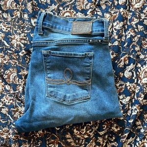 Cute mid wash Lucky Brand Jeans